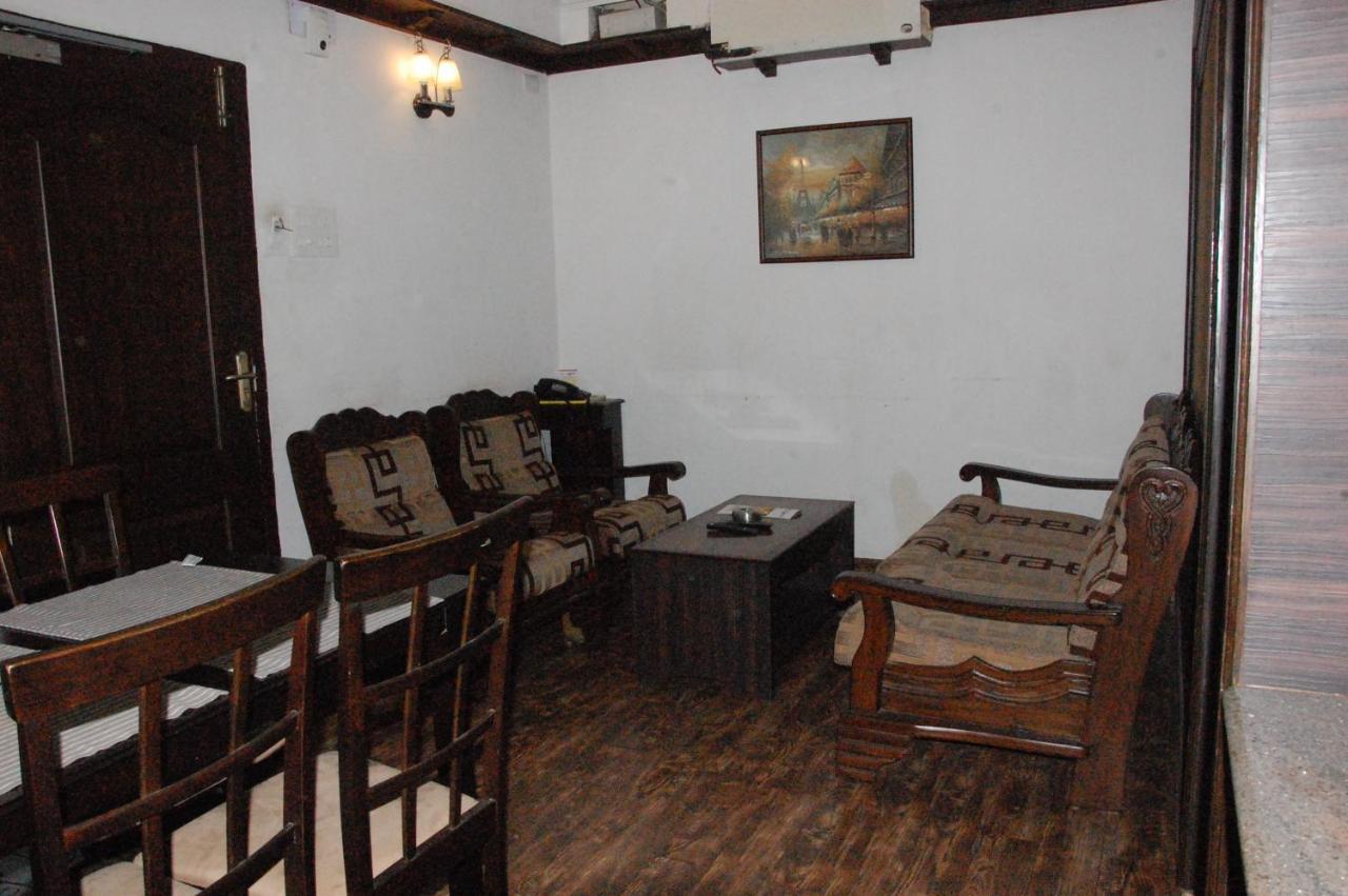 Hotel Blue Star Coimbatore Bagian luar foto