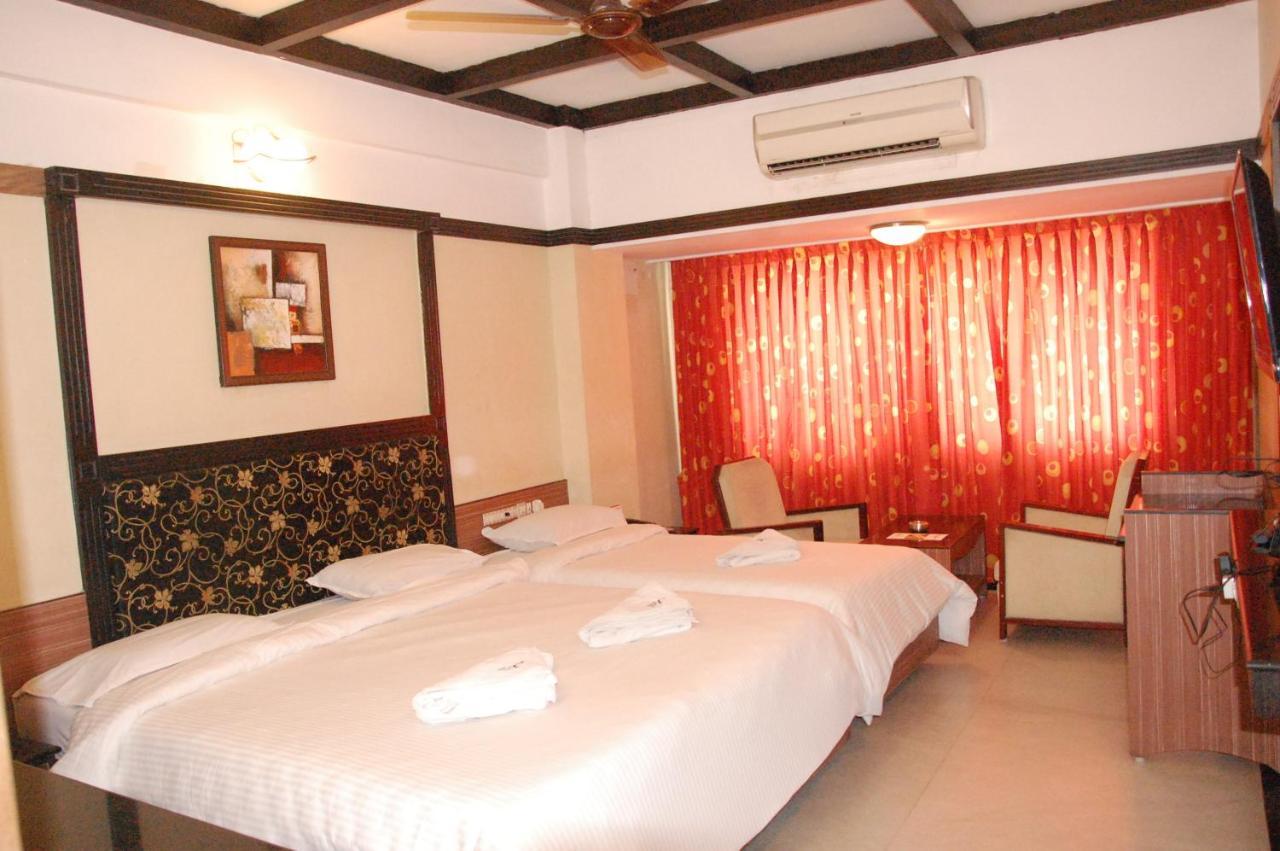 Hotel Blue Star Coimbatore Bagian luar foto
